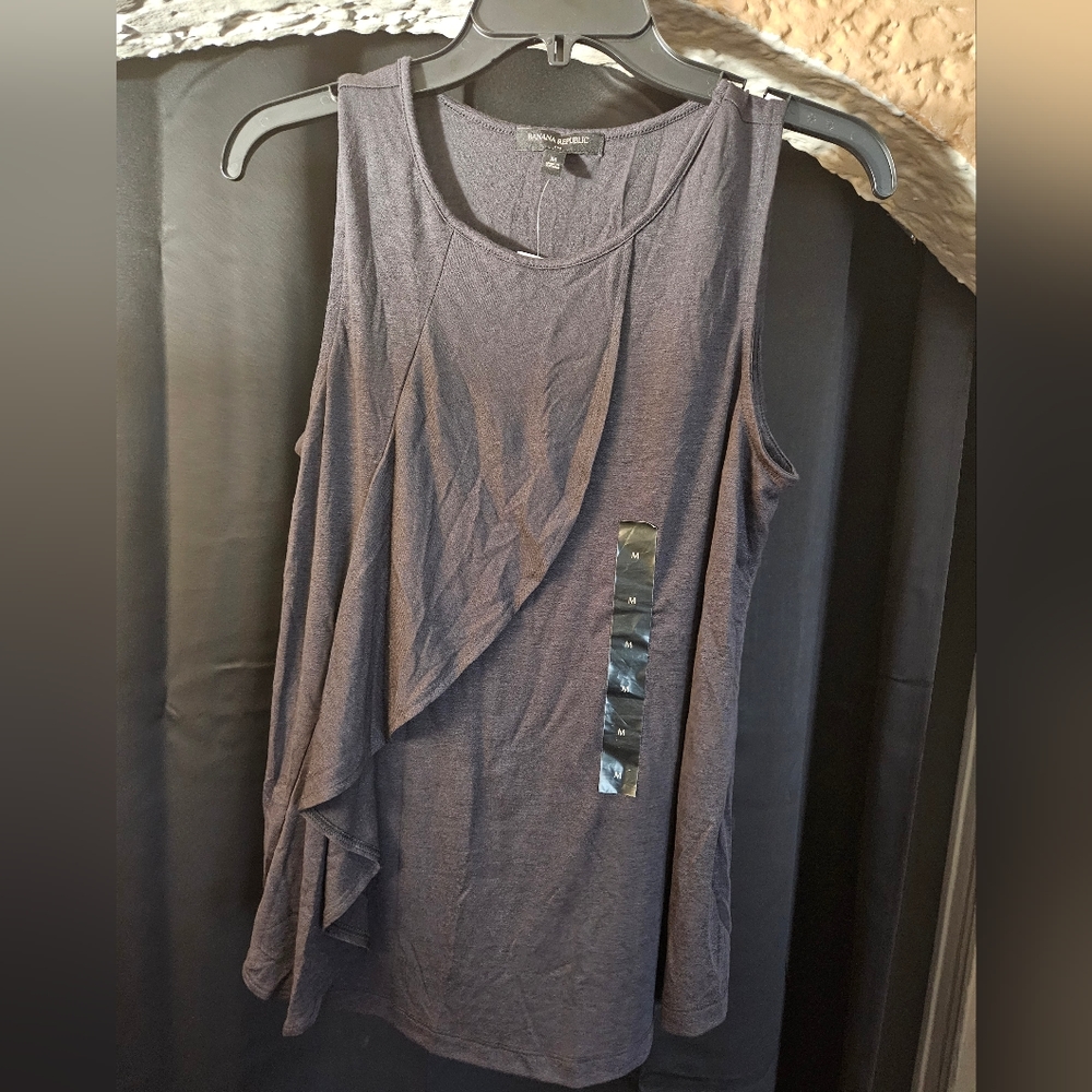 Sleeveless shirt